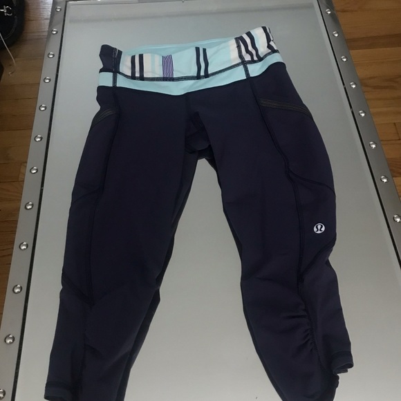 lululemon athletica Pants - Lululemon cropped leggings
